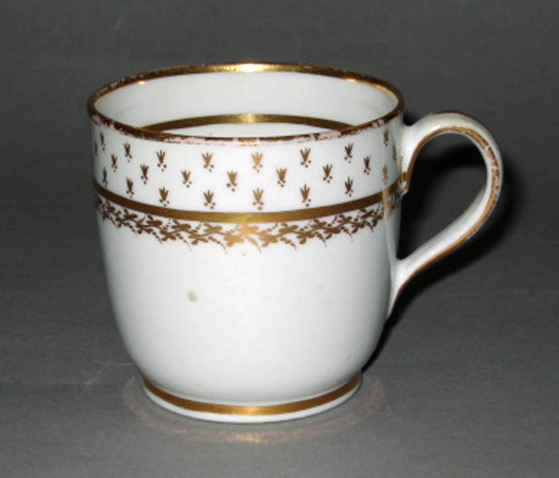 2003.0011.022 New Hall porcelain teacup