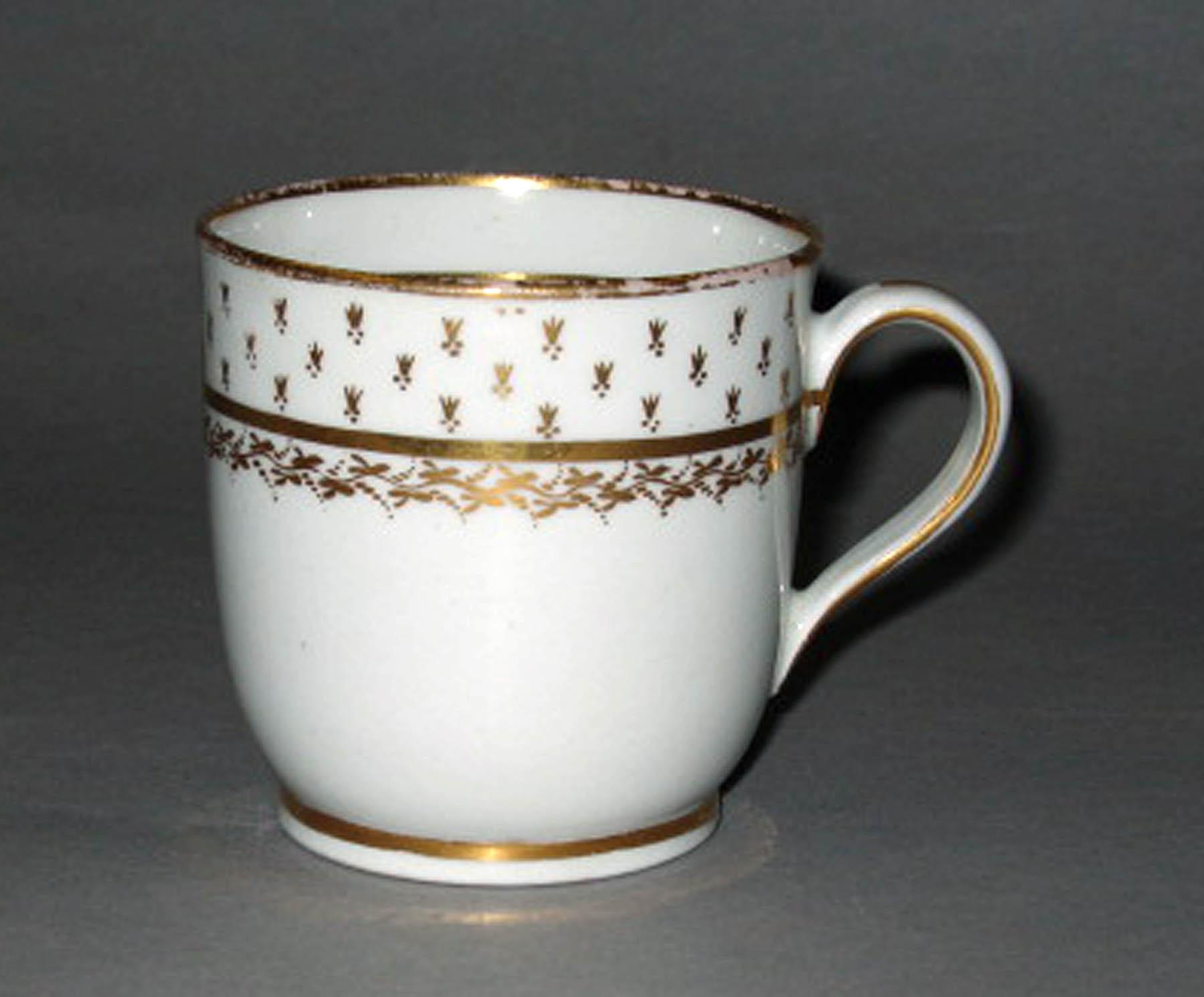 2003.0011.023 New Hall porcelain teacup
