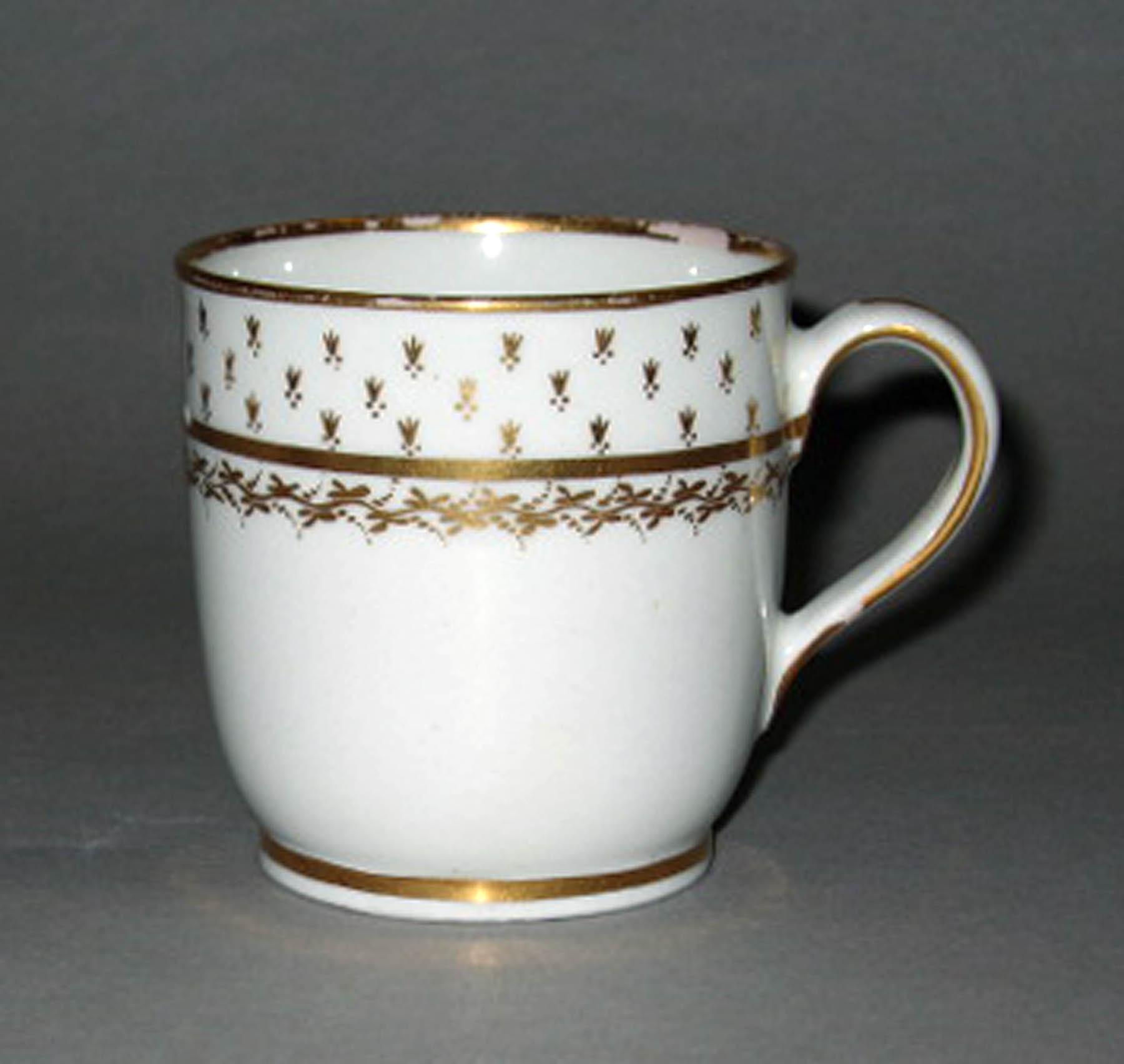 2003.0011.024 New Hall porcelain teacup