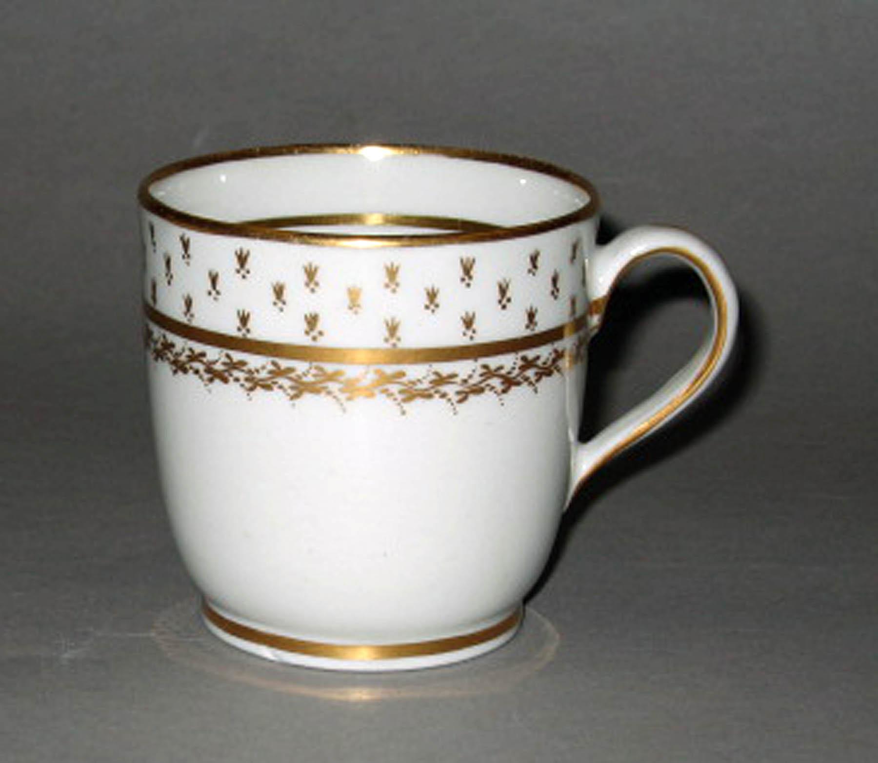 2003.0011.025 New Hall porcelain teacup