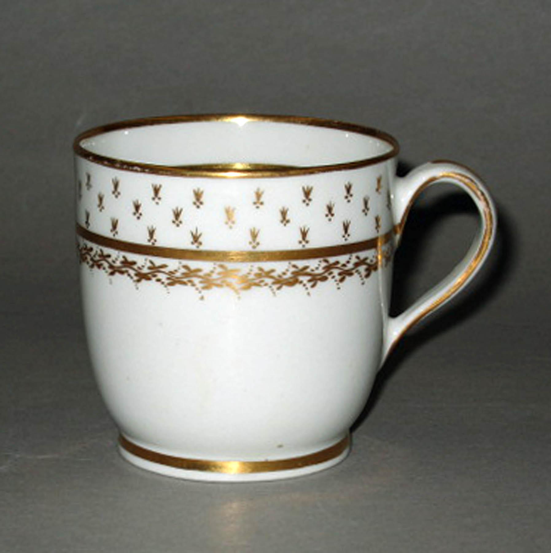 2003.0011.026 New Hall porcelain teacup