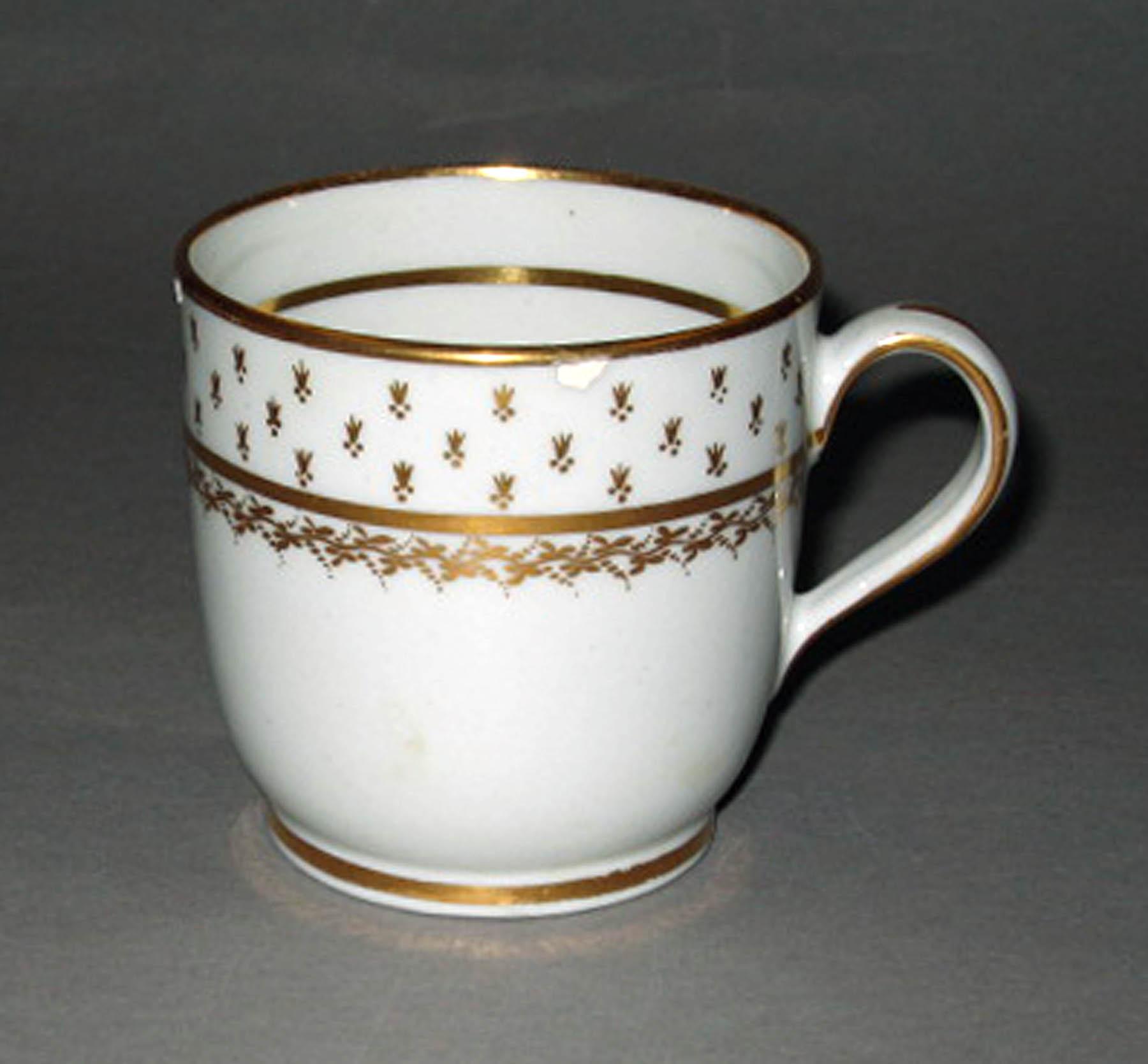 2003.0011.027 New Hall porcelain teacup