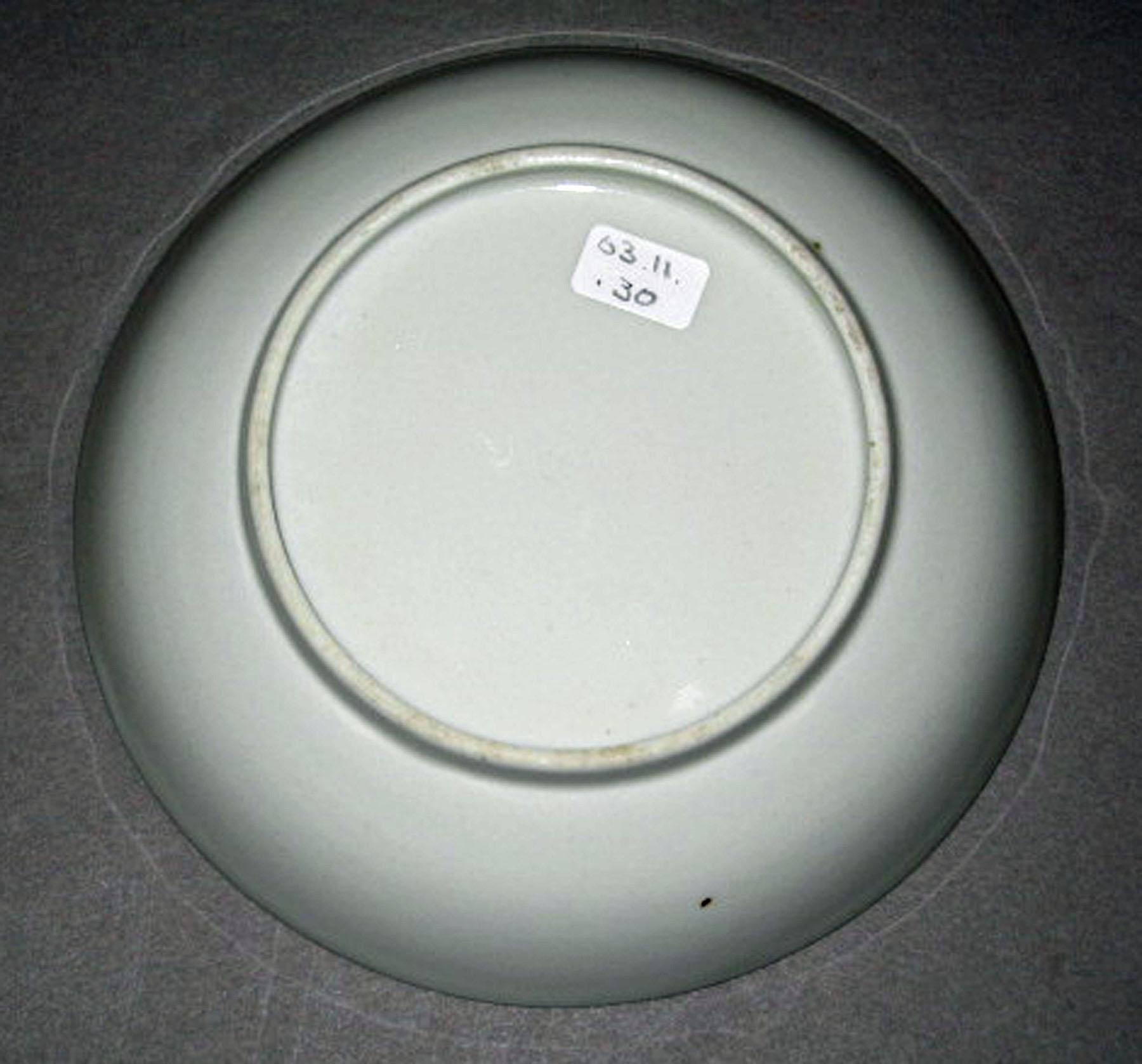 2003.0011.030 New Hall porcelain saucer (underside)