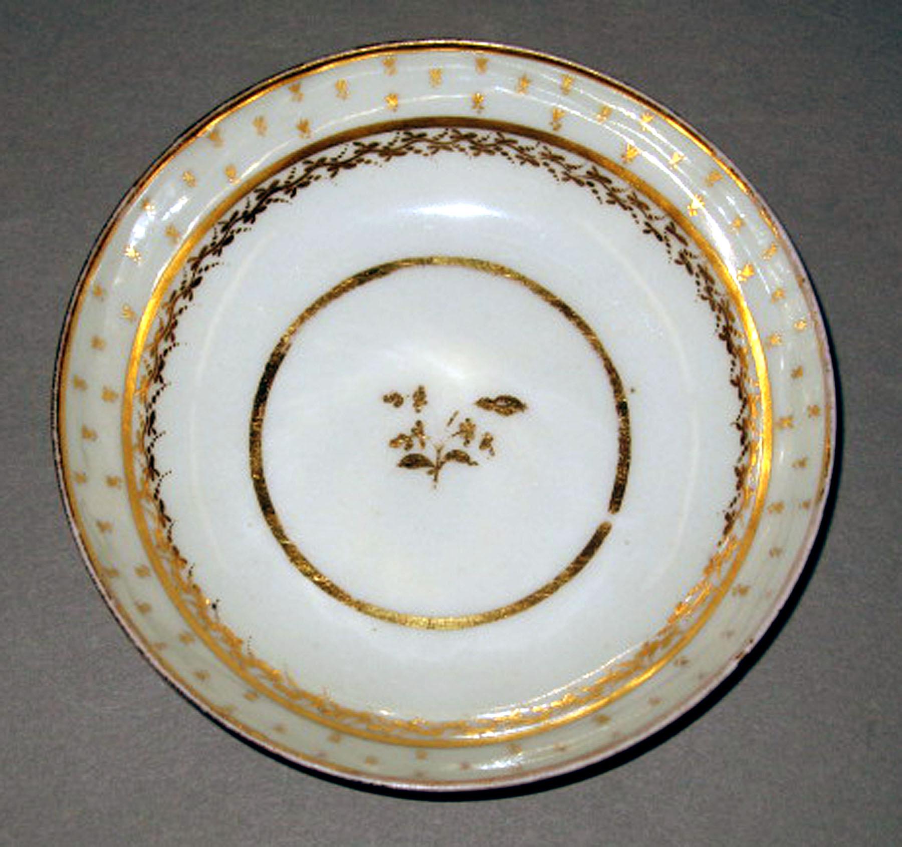 2003.0011.031 New Hall porcelain saucer