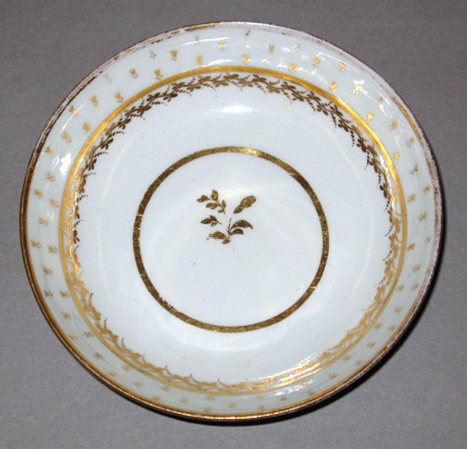 2003.0011.036 New Hall porcelain saucer