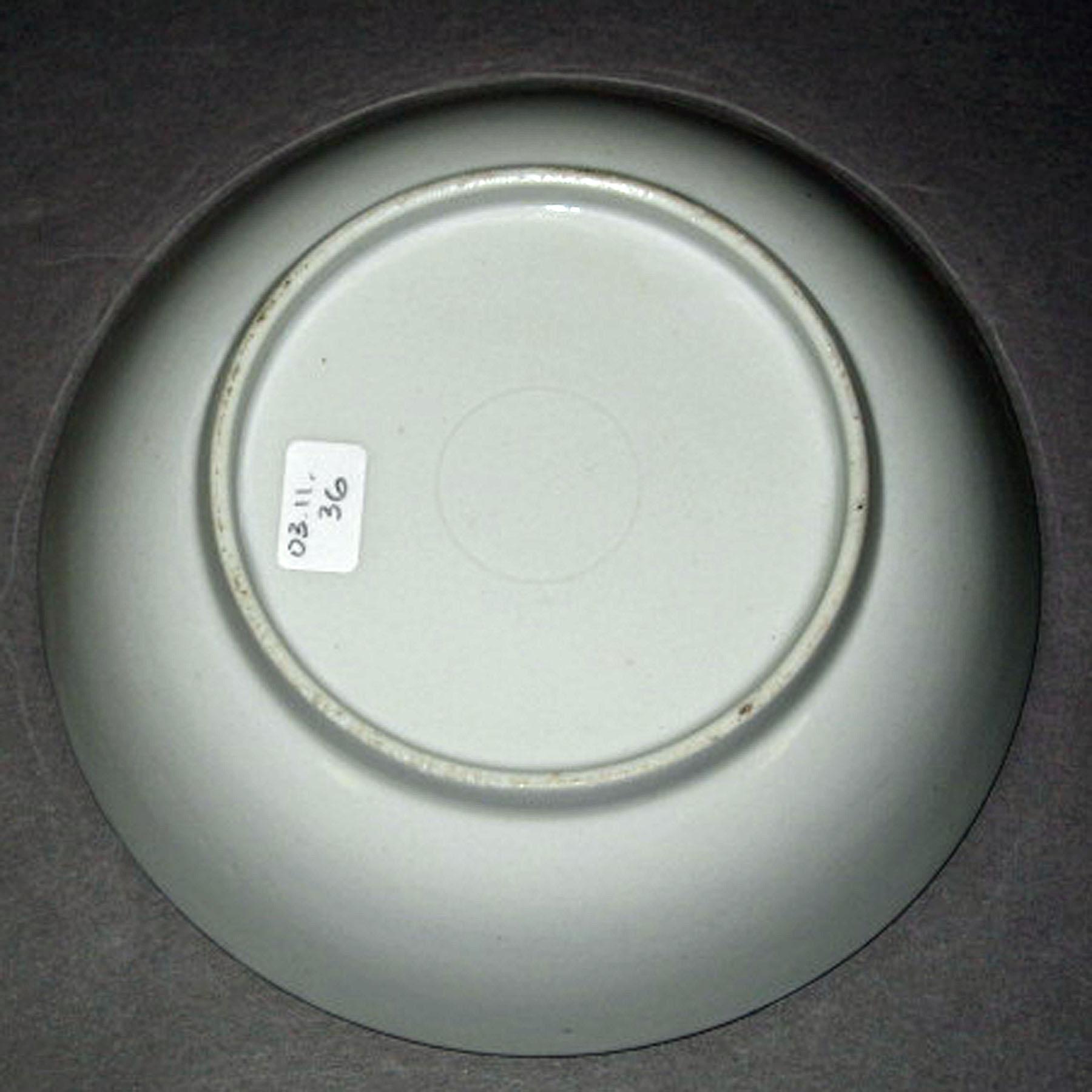 2003.0011.036 New Hall porcelain saucer (underside)
