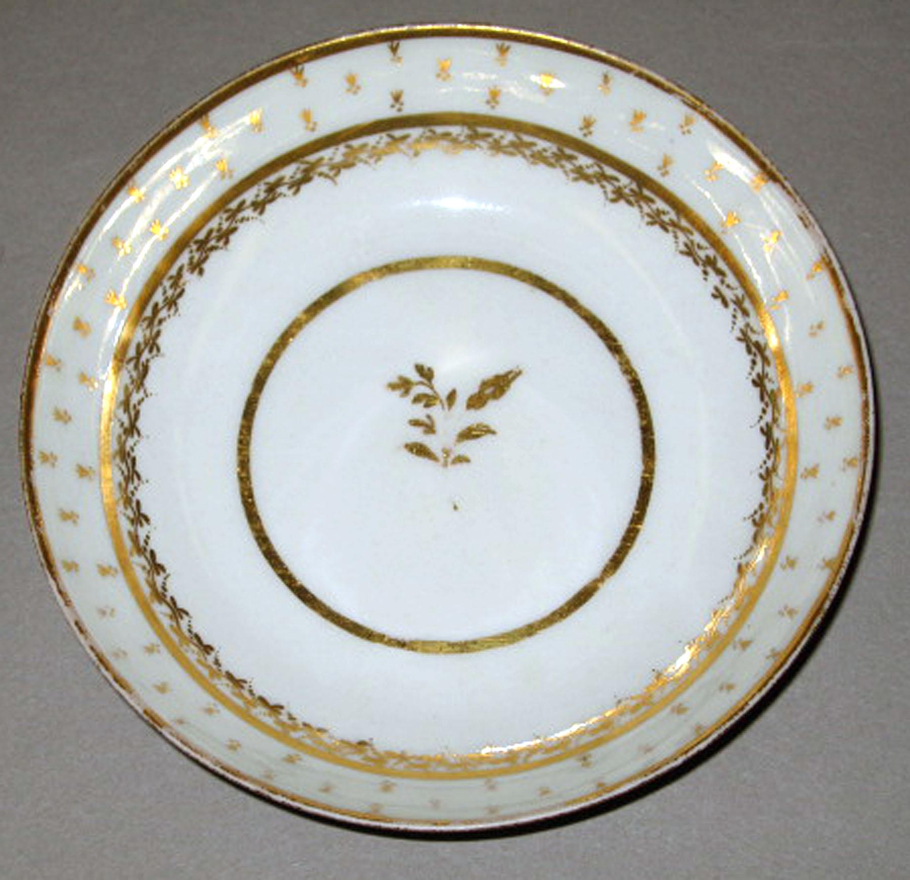 2003.0011.037 New Hall porcelain saucer