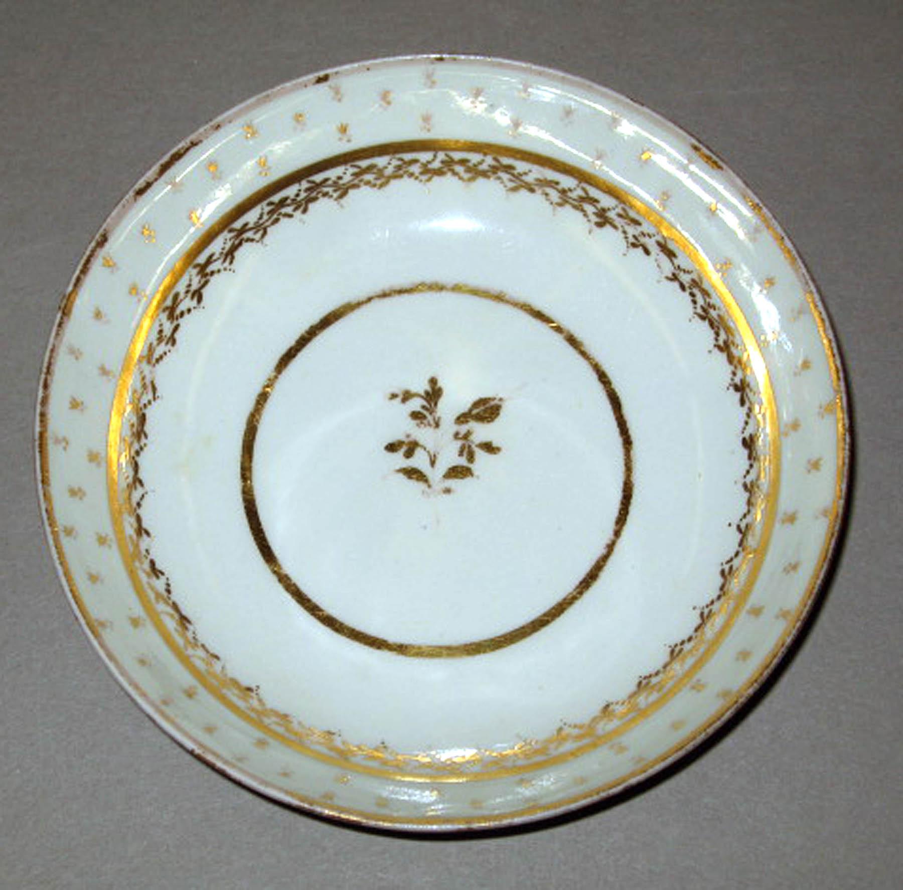 2003.0011.038 New Hall porcelain saucer
