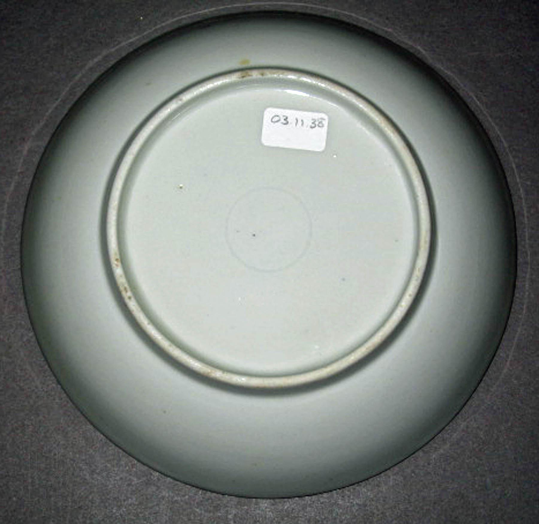 2003.0011.038 New Hall porcelain saucer (underside)