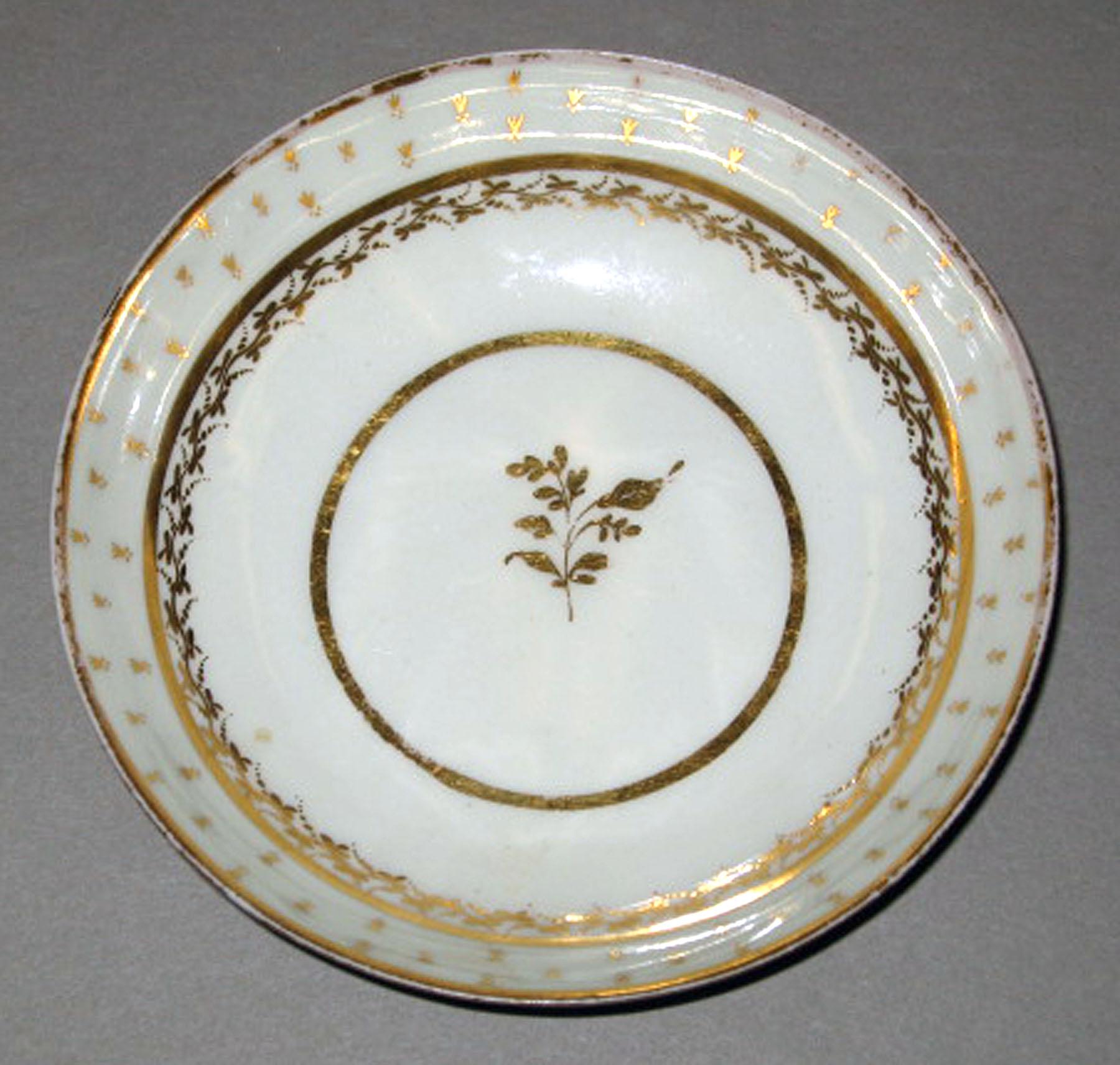 2003.0011.039 New Hall porcelain saucer