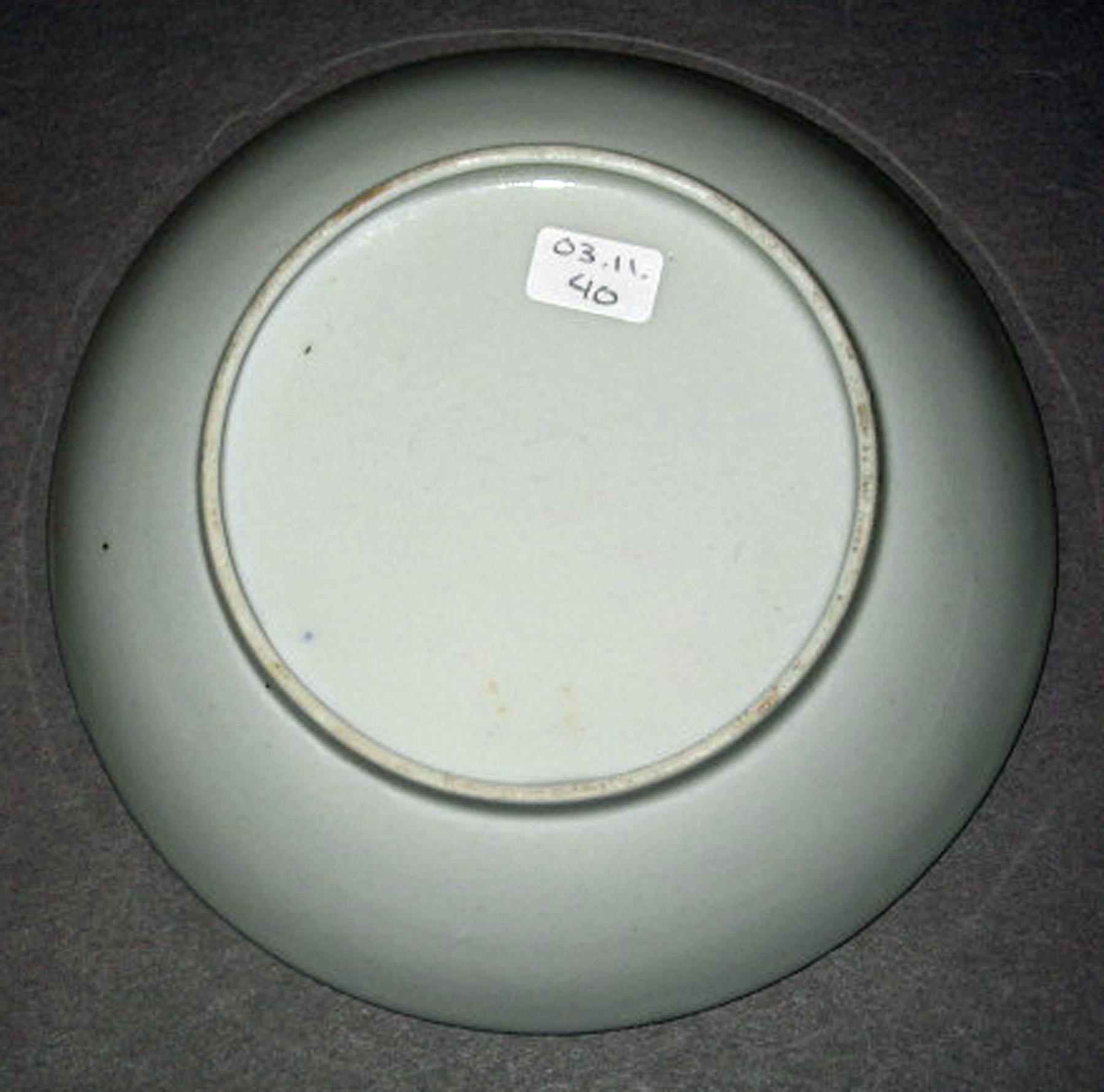2003.0011.040 New Hall porcelain saucer (underside)