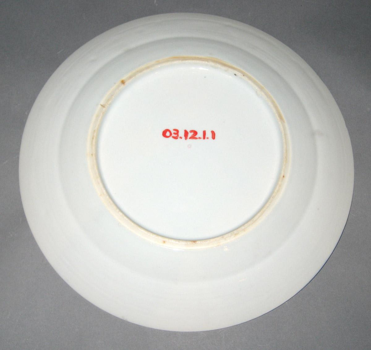 2003.0012.001.001 Porcelain plate, back