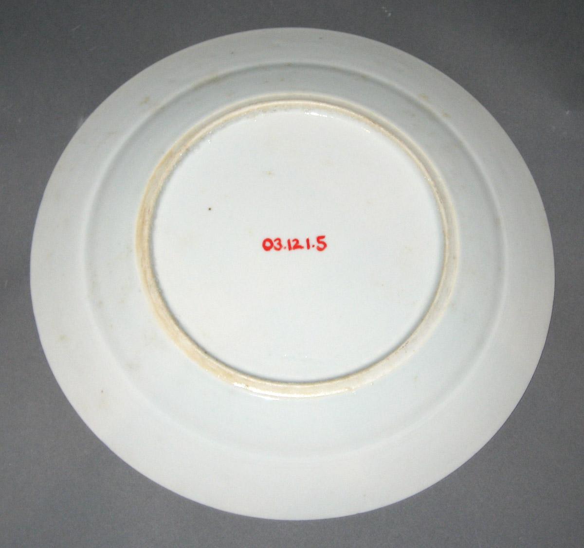 2003.0012.001.005 Porcelain plate, back