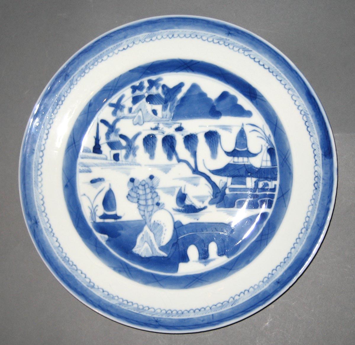 2003.0012.001.007 Porcelain plate