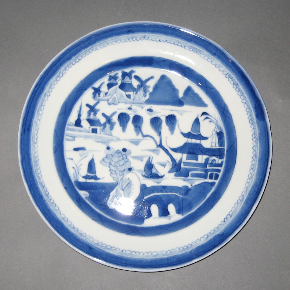 2003.0012.001.008 Porcelain plate