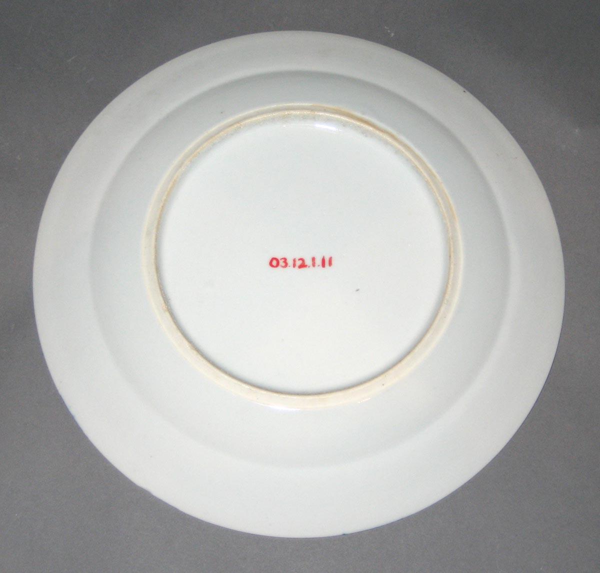 2003.0012.001.011 Porcelain plate, back