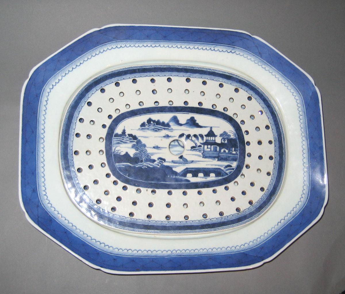 2003.0012.006 A, B Porcelain strainer dish