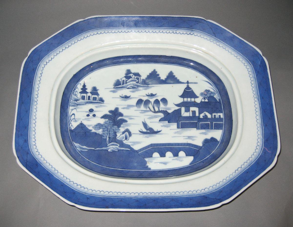 2003.0012.006 A Porcelain dish