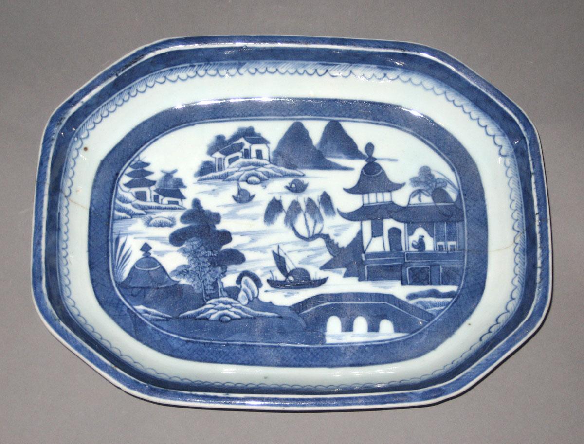 2003.0012.007 Porcelain dish