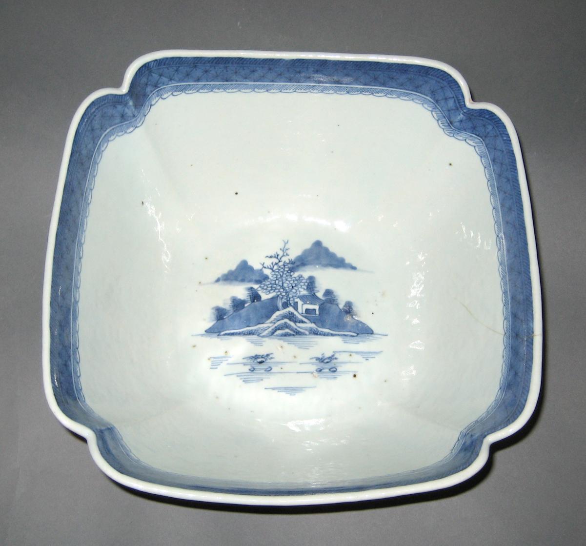 2003.0012.010 Porcelain bowl, top