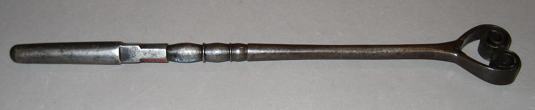 1958.0979 C Goffering iron