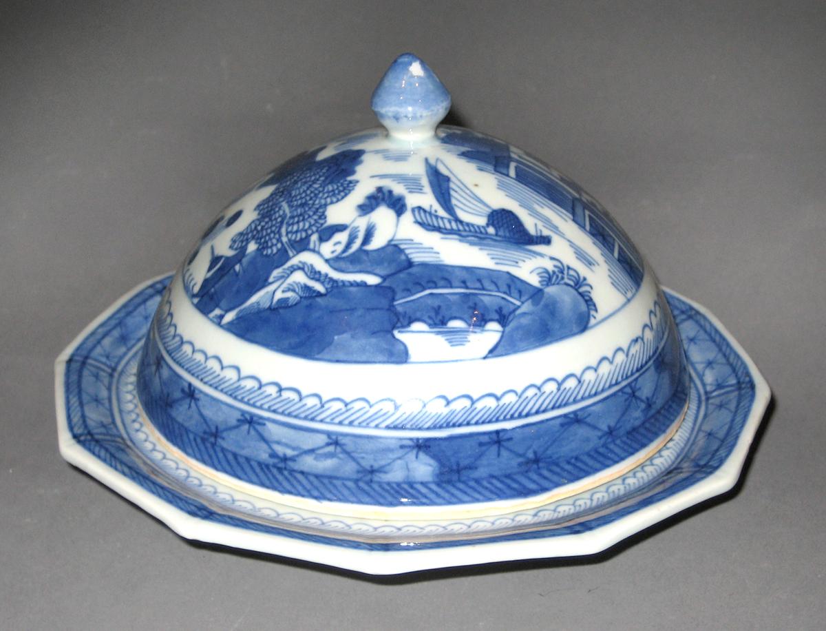 2003.0012.019 A-C Porcelain butter dish and strainer