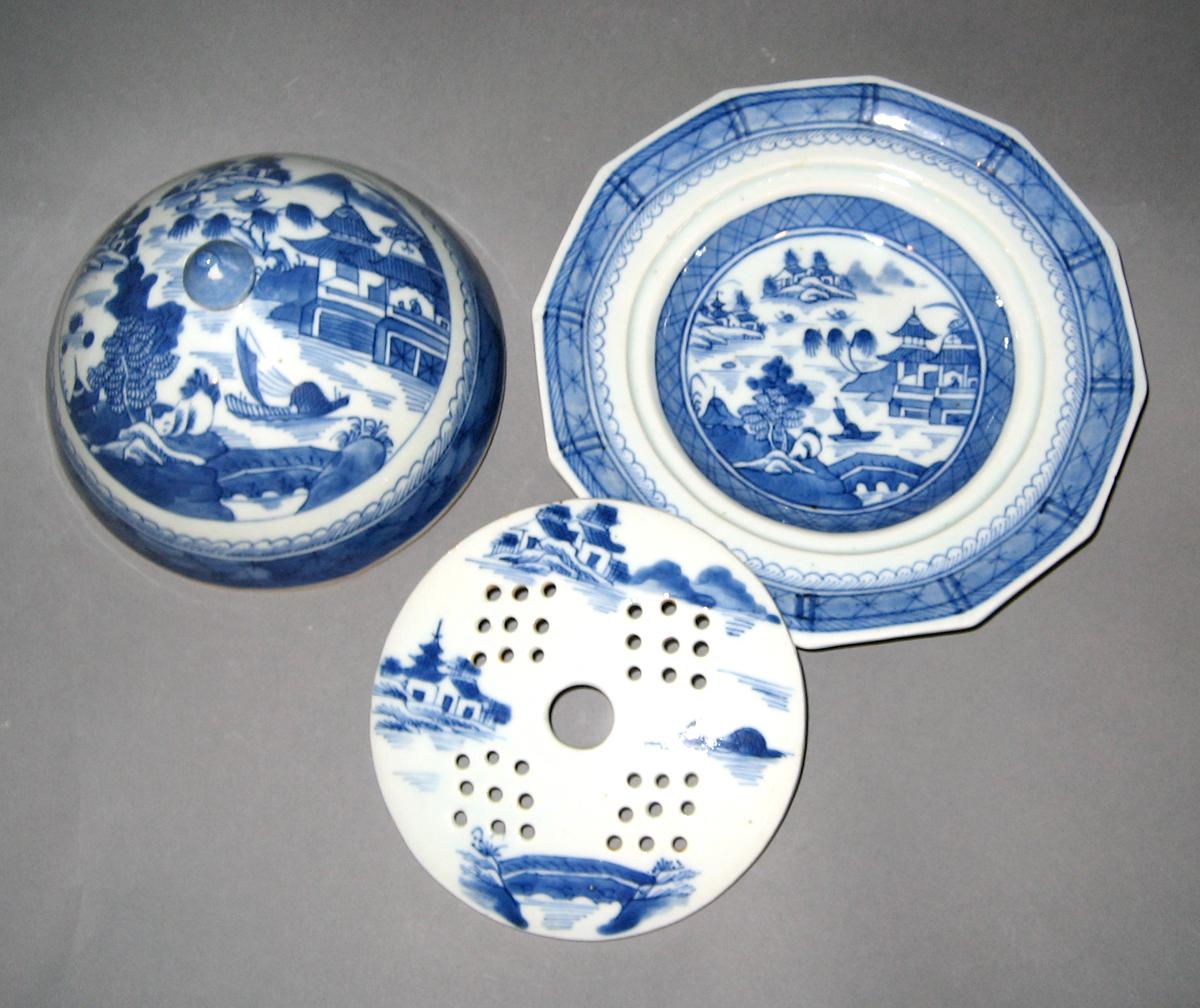2003.0012.019 A-C Porcelain butter dish and strainer, top