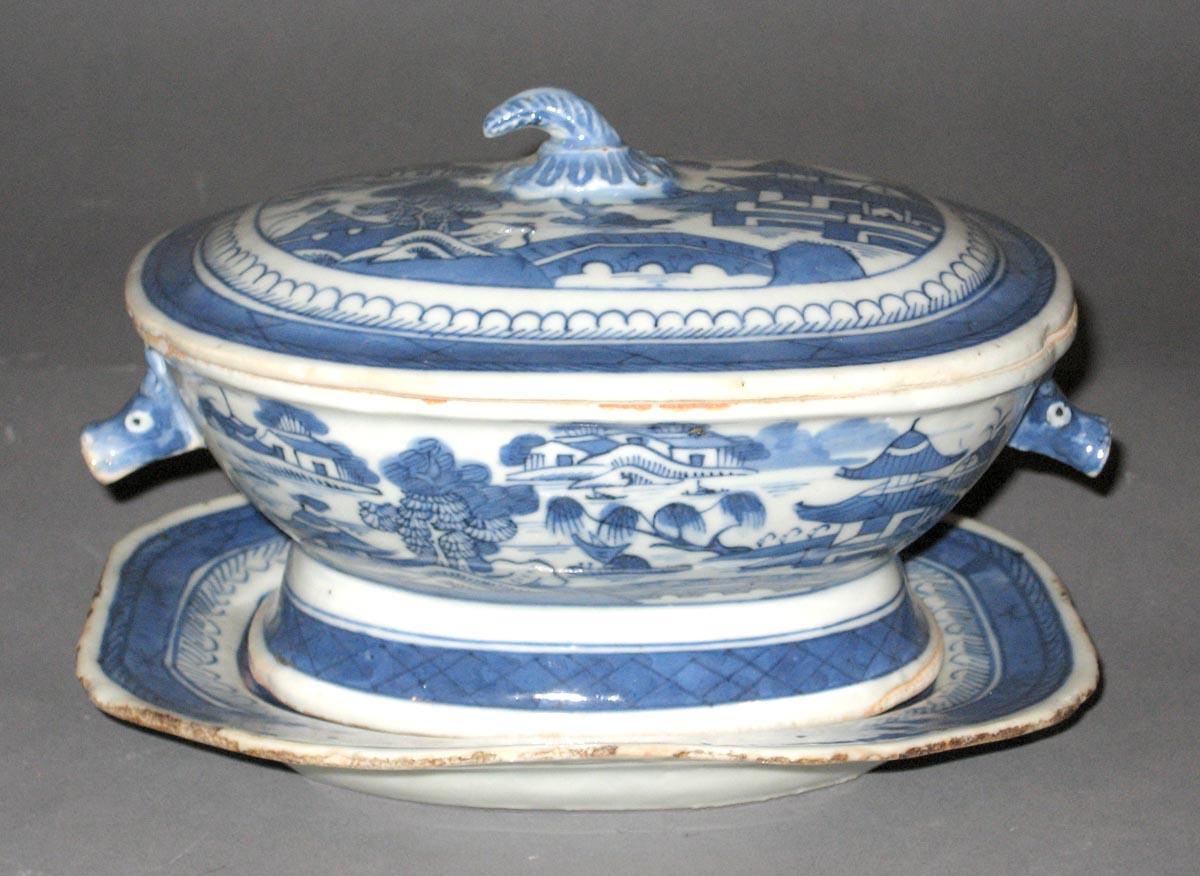 2003.0012.022 A-C Porcelain tureen and stand