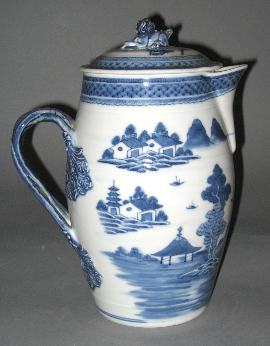 2003.0012.024 A, B Porcelain jug, side 2