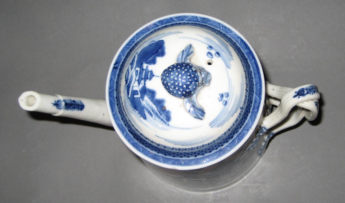 2003.0012.029 A, B Porcelain coffeepot, top