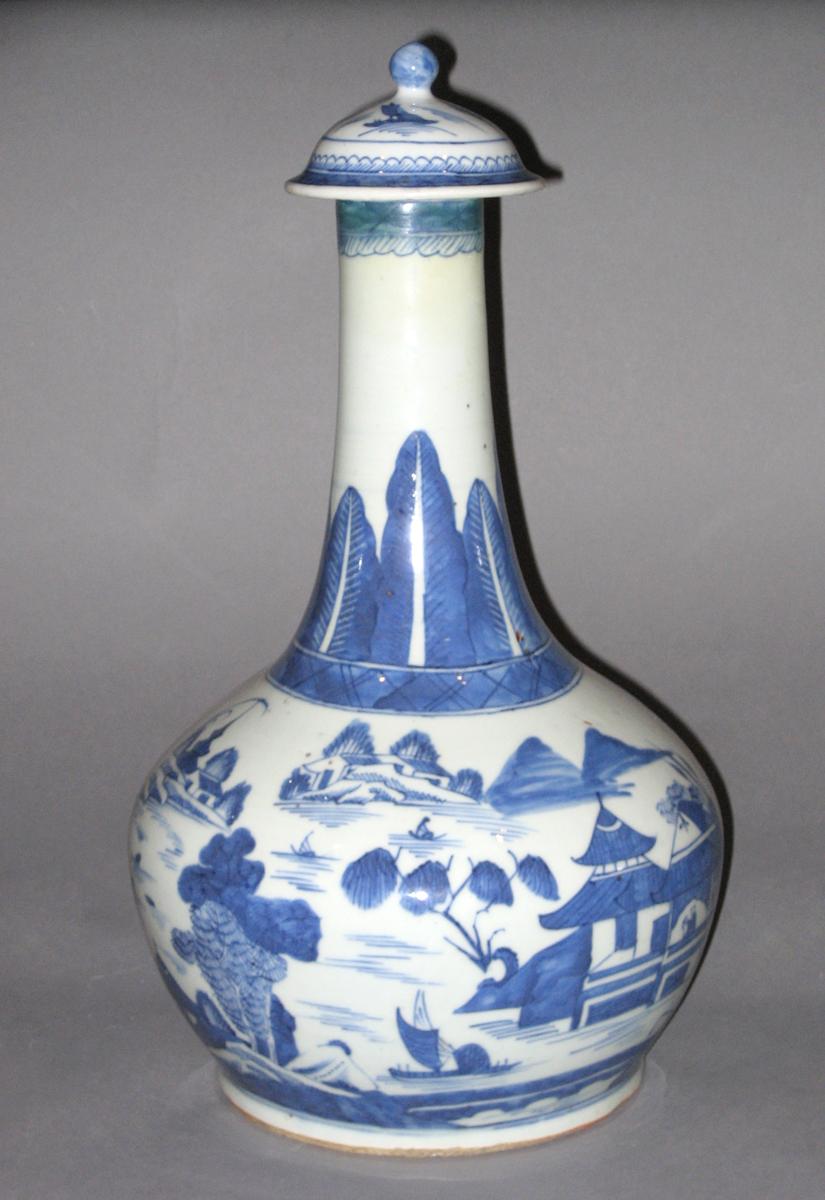 2003.0012.034 A, B Porcelain vase