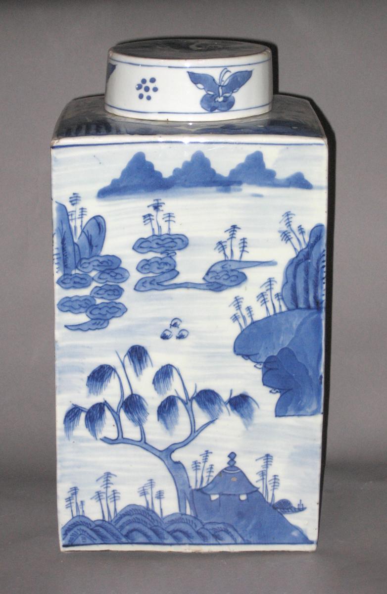 2003.0012.035 A, B Porcelain jar, side 2