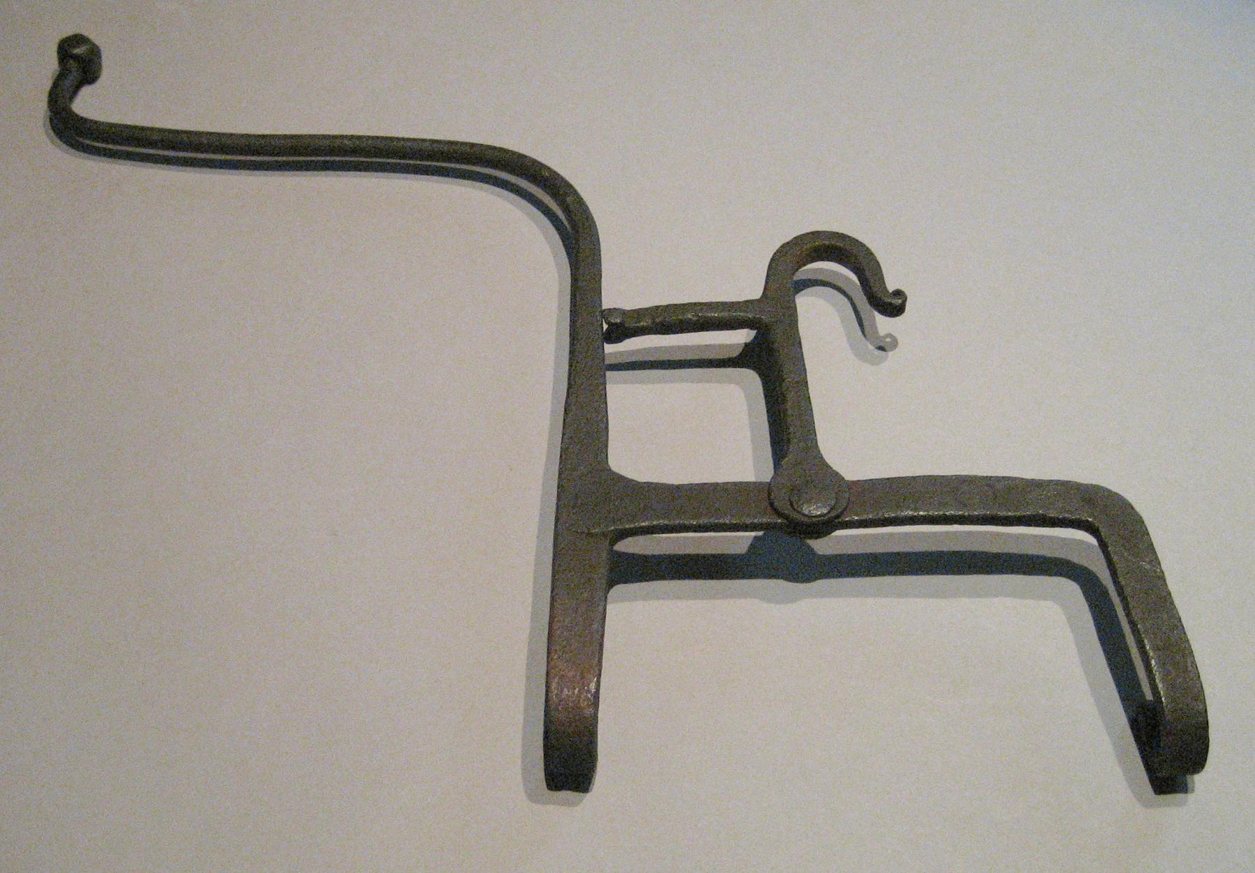 1958.0982 Teakettle tilter
