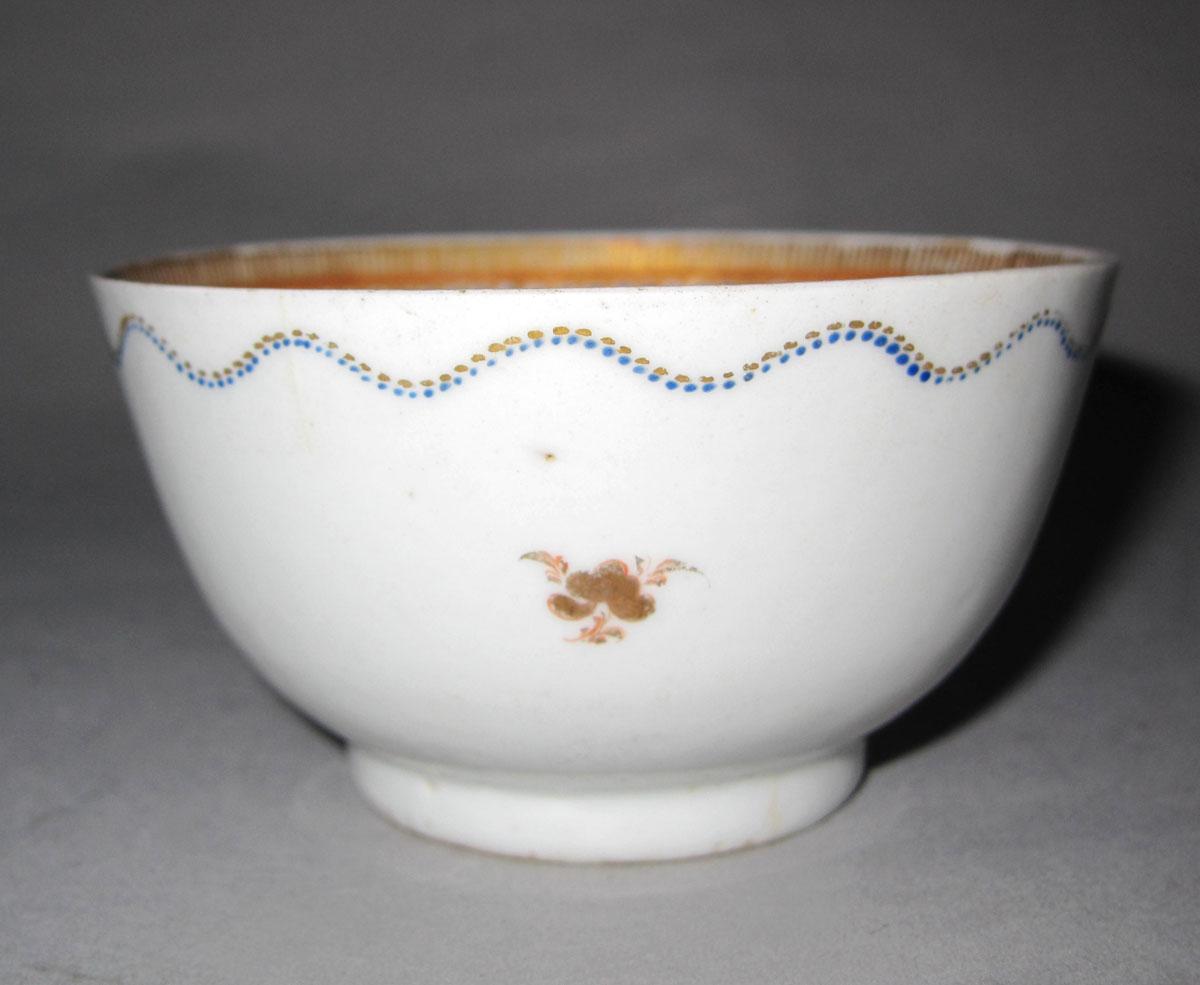 2003.0013.017.002 Porcelain teabowl face two