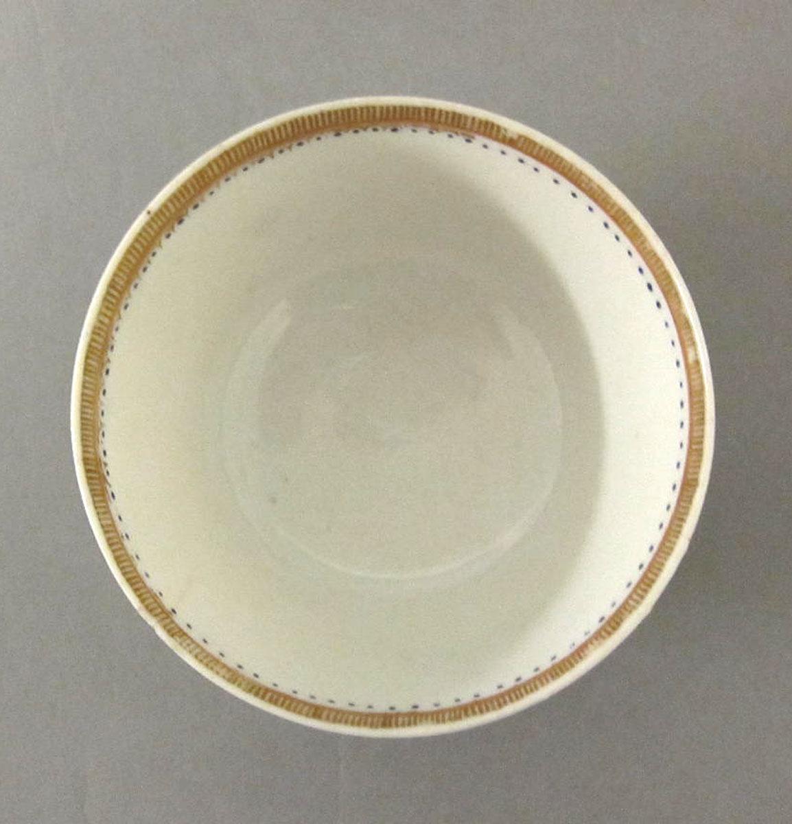 2003.0013.017.003 Porcelain teabowl top
