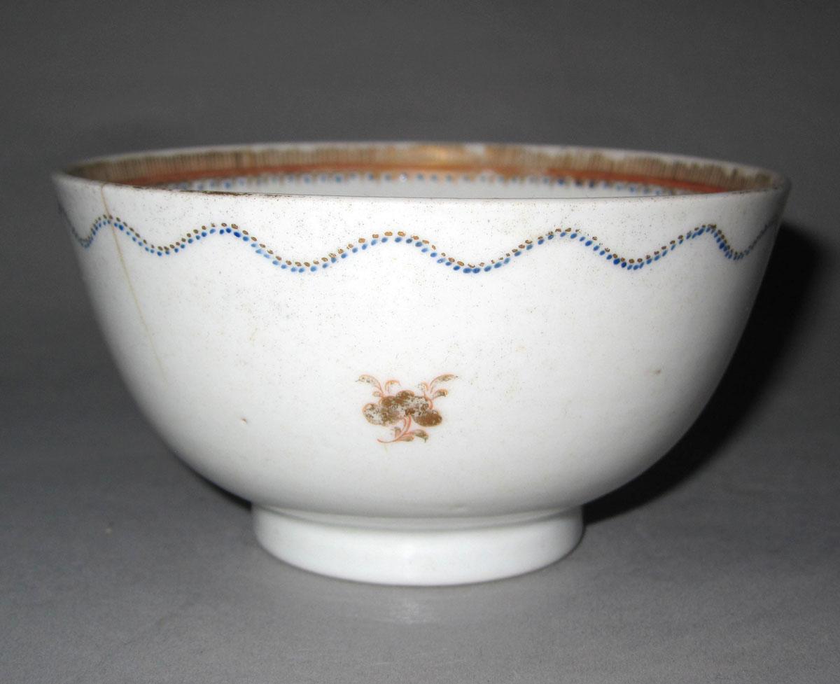 2003.0013.017.005 Porcelain teabowl face two