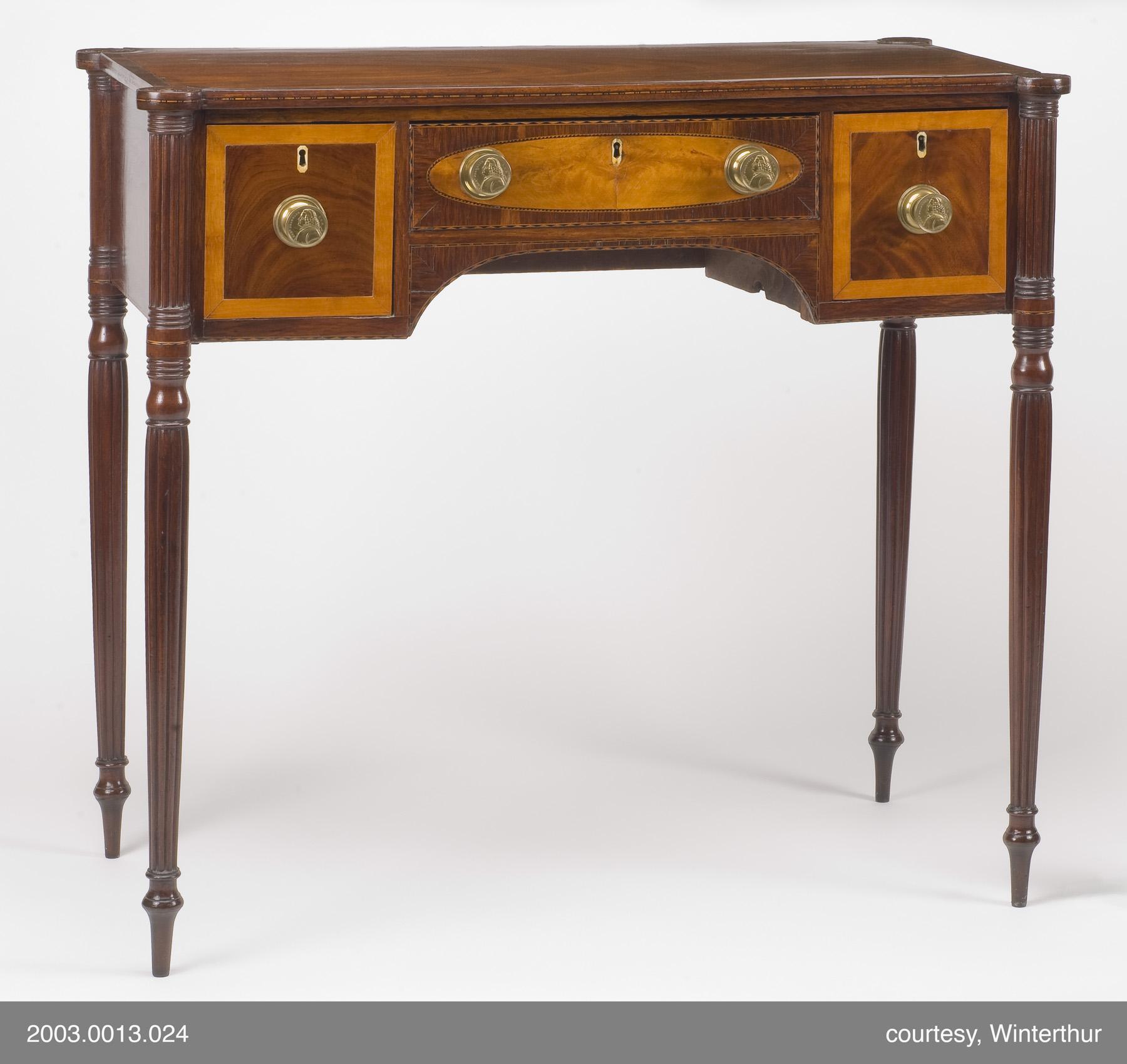 2003.0013.024 Dressing Table
