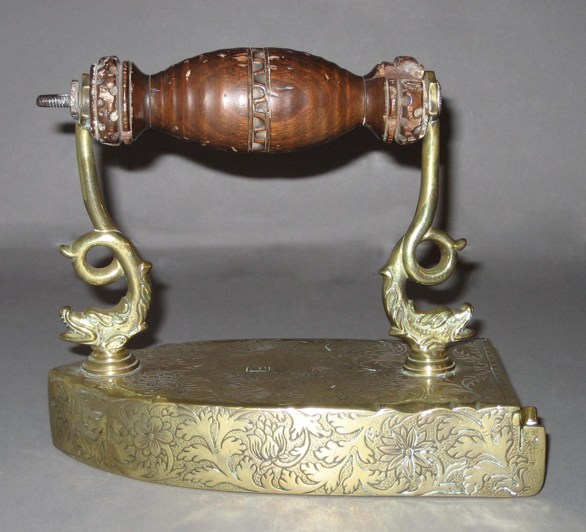 1958.0986 A Iron