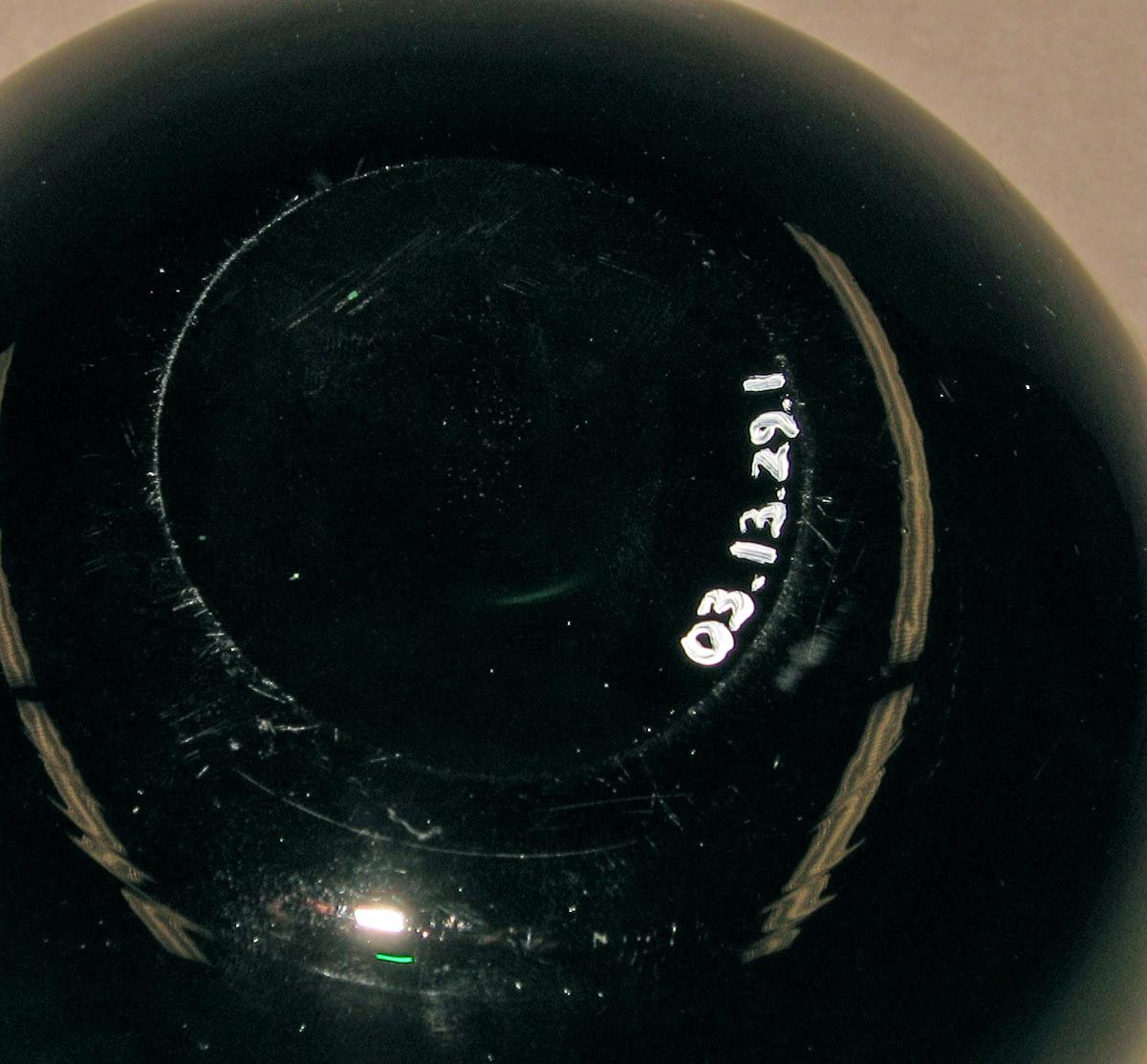2003.0013.029.001 Glass finger bowl (underside)