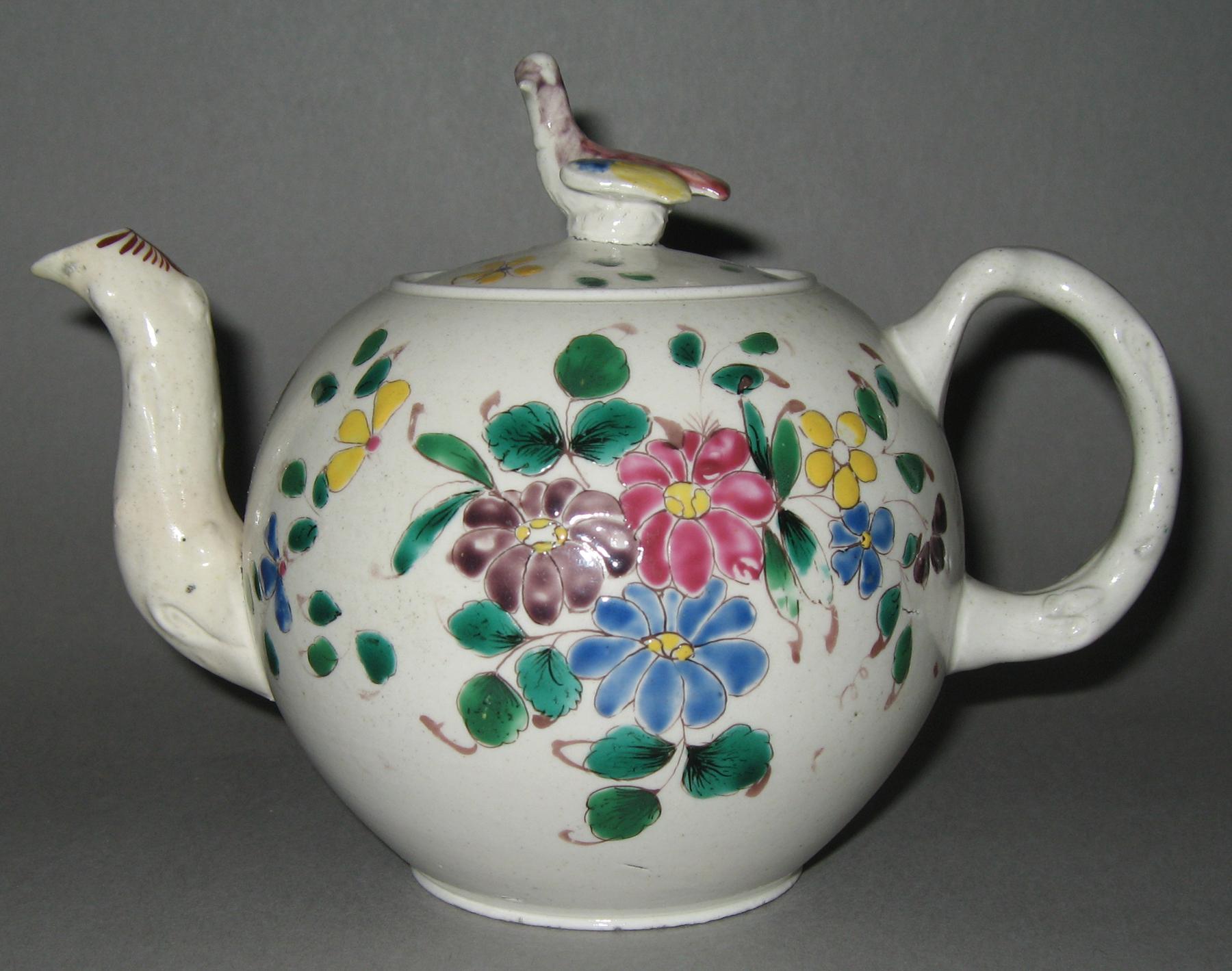 2003.0013.057 A, B Teapot