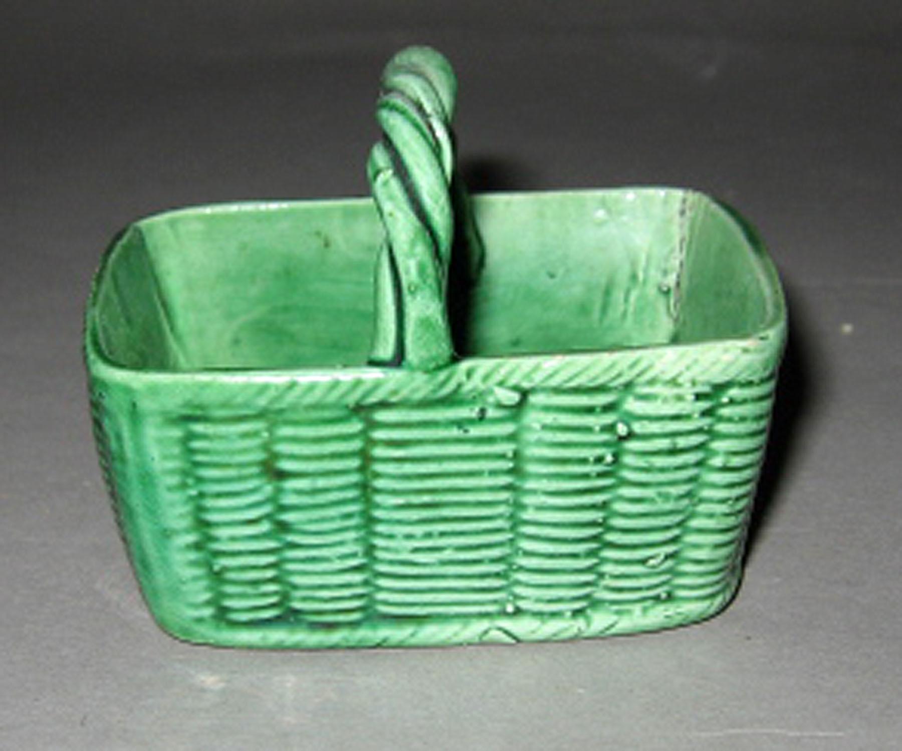 2003.0013.071 Miniature basket
