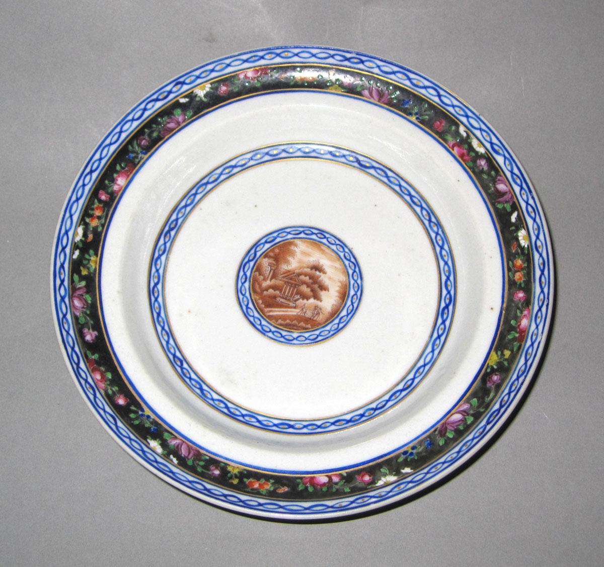 2003.0013.074 Porcelain dish