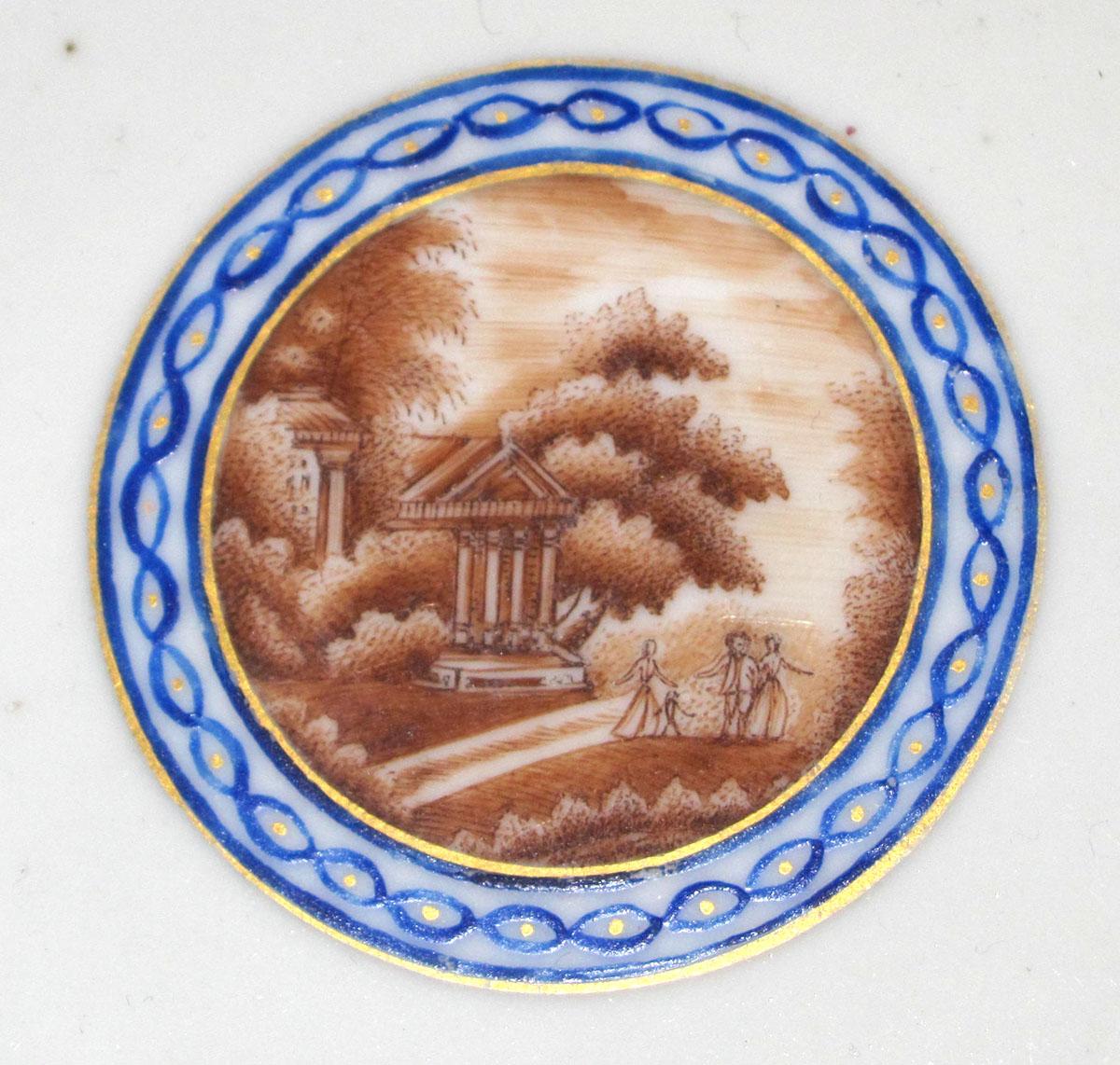 2003.0013.074 Porcelain dish detail