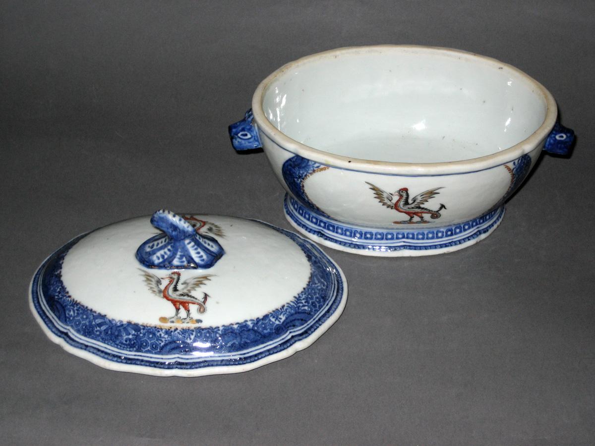 2003.0013.079 A, B  Tureen lid and bowl