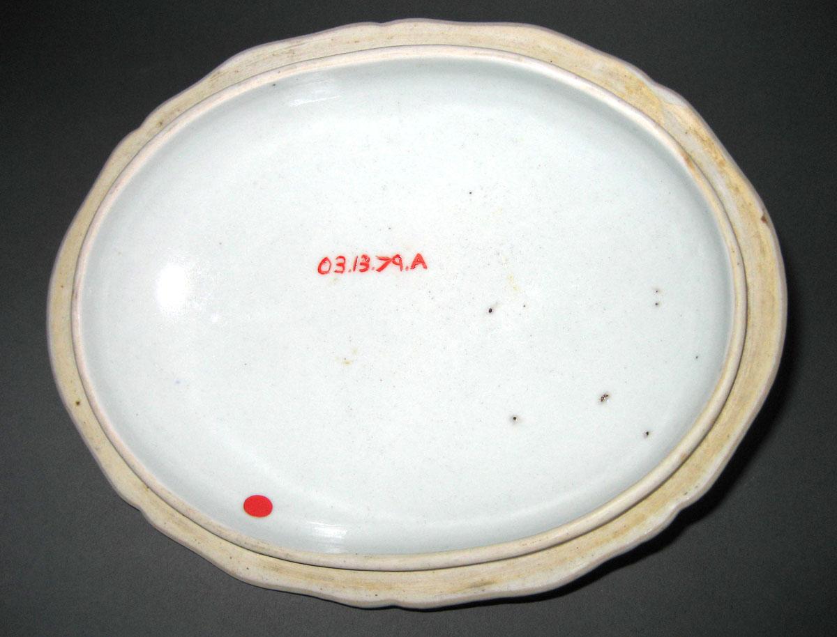 2003.0013.079 A, B Porcelain Tureen or Sauce Tureen underside lid