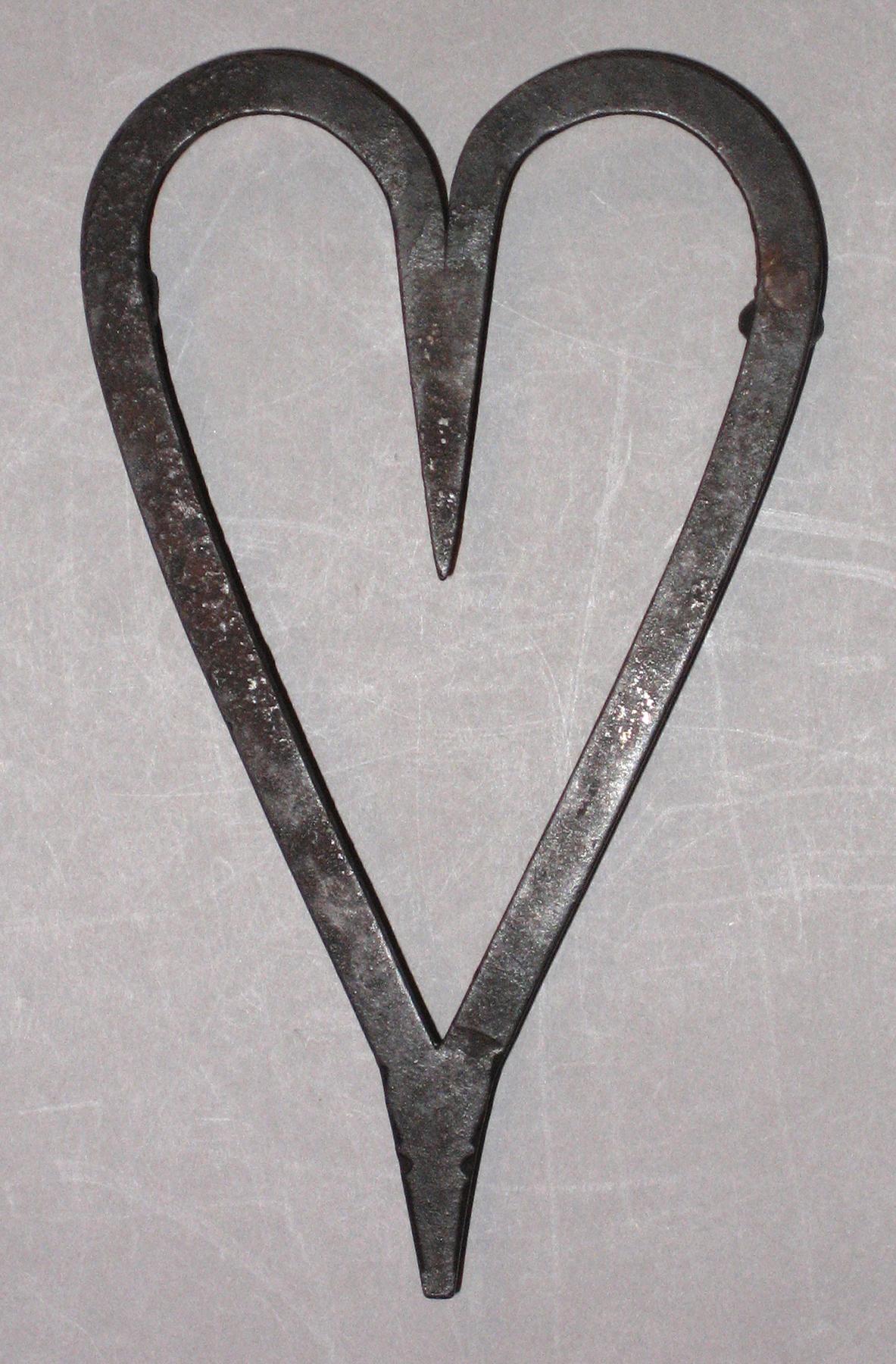 1958.0992 Trivet (detail)