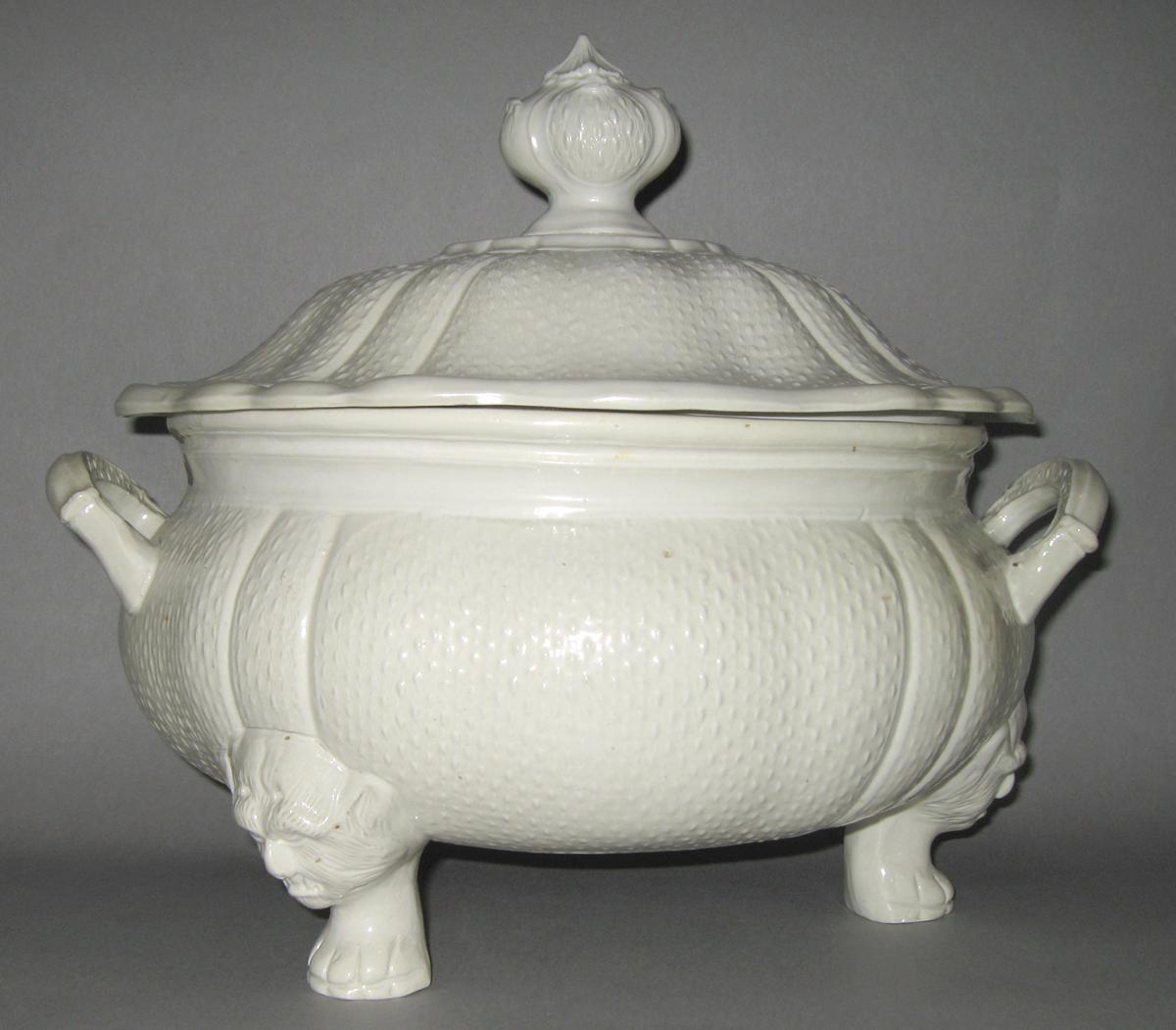 2003.0013.090 A, B Tureen