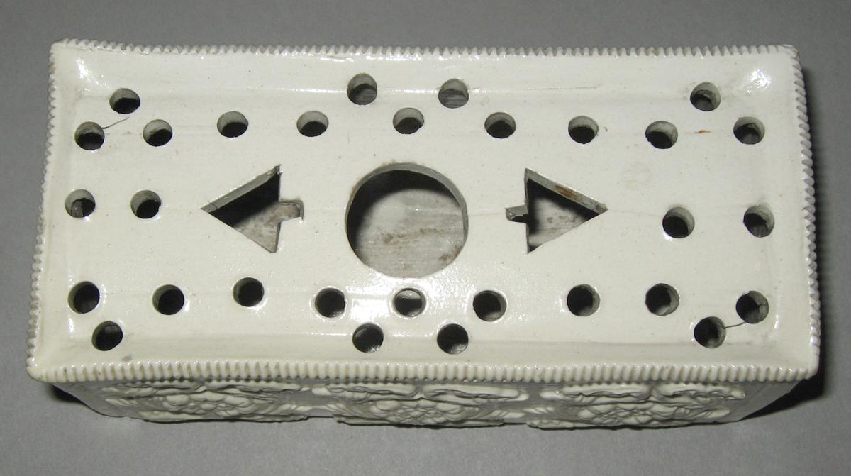 2003.0013.095 Flower brick (top view)