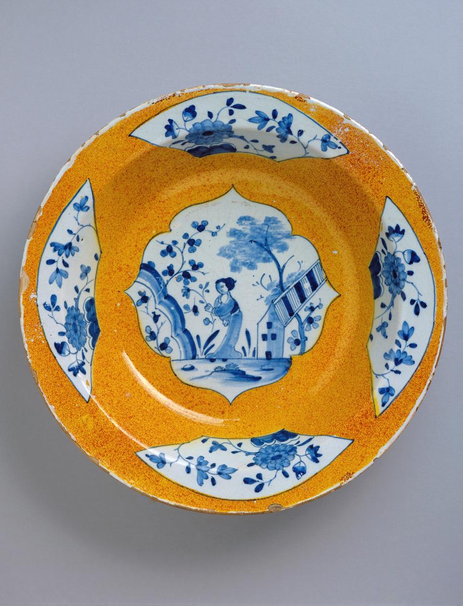 1958.0994 Dish