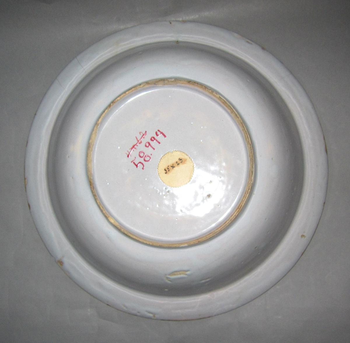 1958.0994 Delftware dish underside